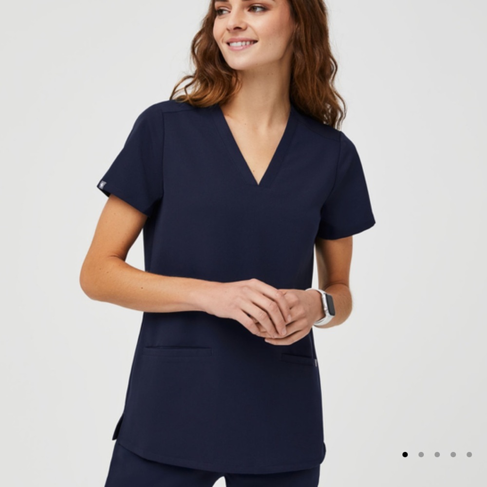 Figs Casma Three Pocket top